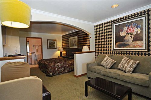 Surestay By Best Western มอร์แกนฮิลล์ ภายนอก รูปภาพ